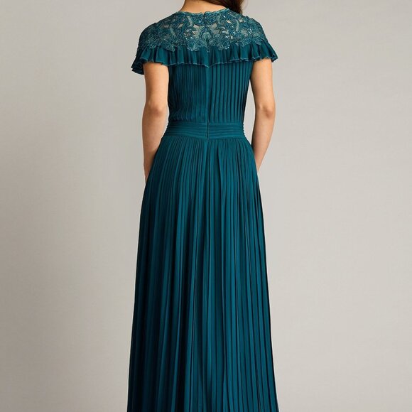 NWT Tadashi Shoji Althea Sequin Embroidered Gown Dress CHK25162L Tea leaf size 6 - Picture 3 of 4